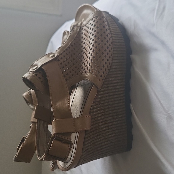 Wedges - Picture 2 of 2